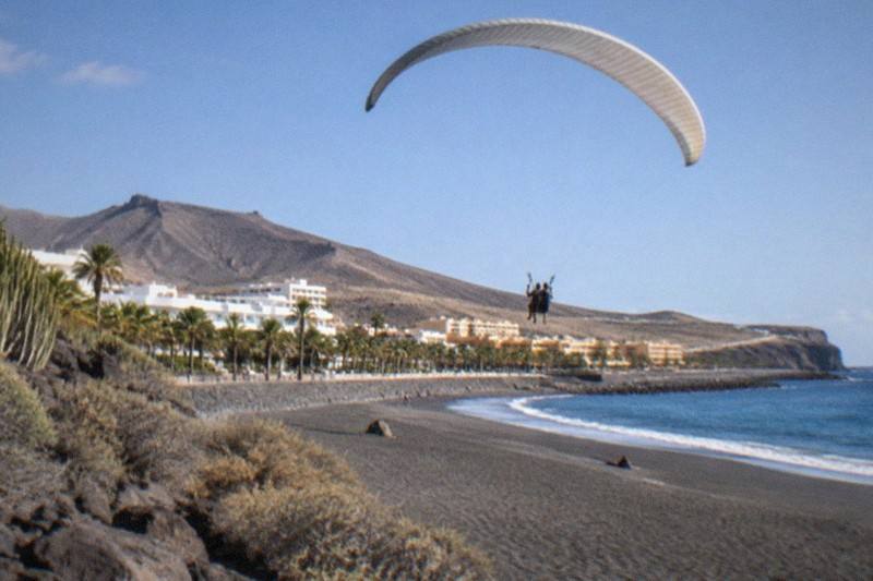 Bronze Tandem Paragliding Flight in South Tenerife with Pick-up