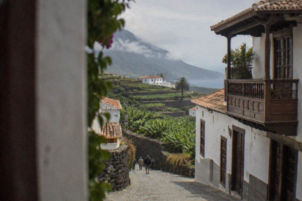 A narrow cobbled street with traditional Canarian houses in the centre of Icod de los Vinos